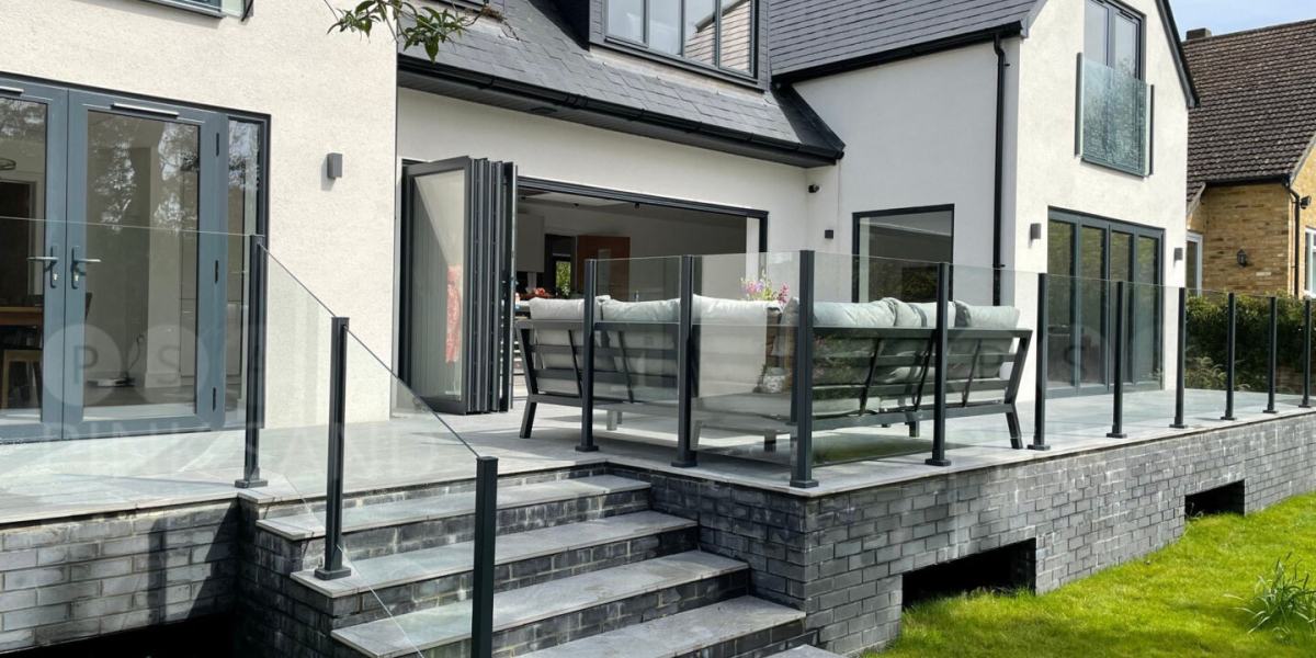 Framing Perfection: Exploring the Benefits of Glass Balustrades