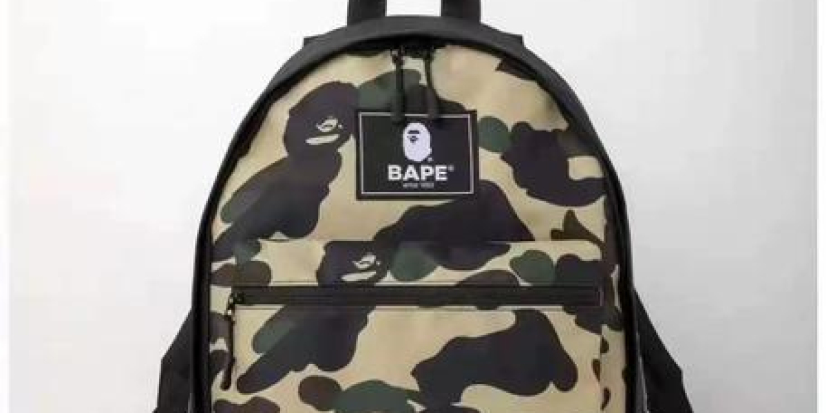 BAPE台灣必買推薦｜AAPE外套價格＆BAPE背包經典猿人頭T恤穿搭全攻略